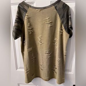 Adora  Lg knit Kaki w/ Camouflage Sleeve Top